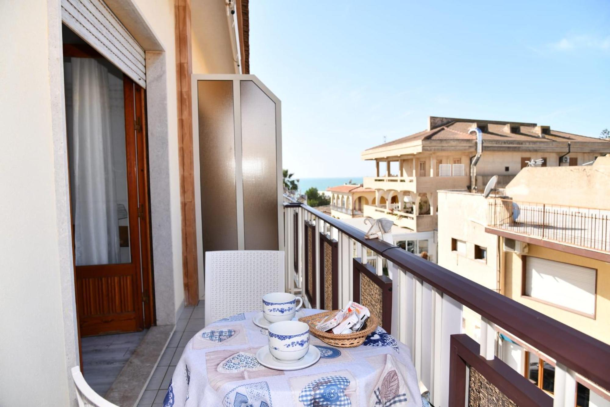 Blu House Apartment Marina di Modica Bagian luar foto
